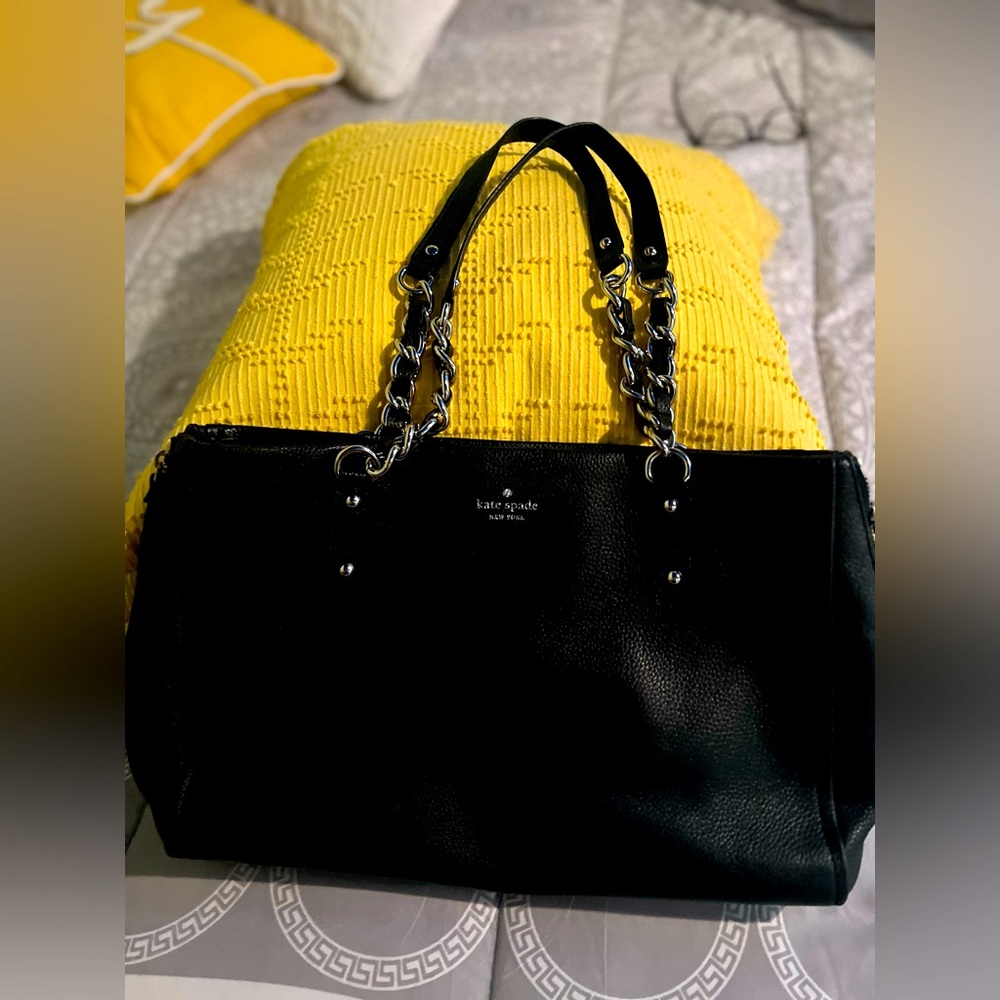 Kate Spade pebbeled leather satchel.. large! excellent condition no flaws